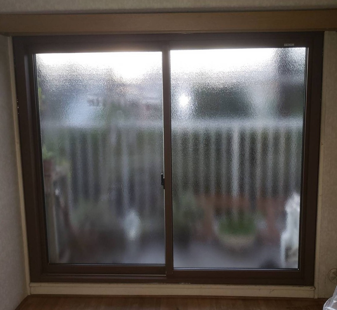 トーヨコトーヨー住器のサッシ　カバー工法にてリフォームの施工後の写真1