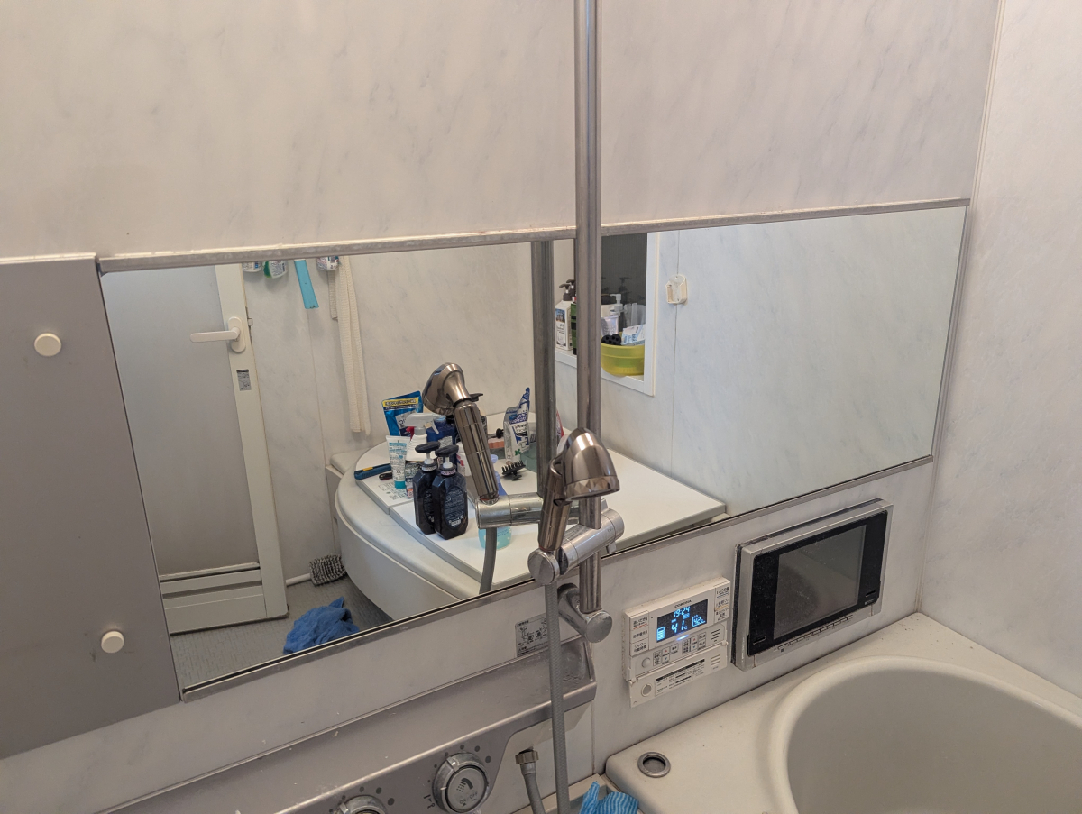 トーヨコトーヨー住器の浴室鏡の交換の施工後の写真1