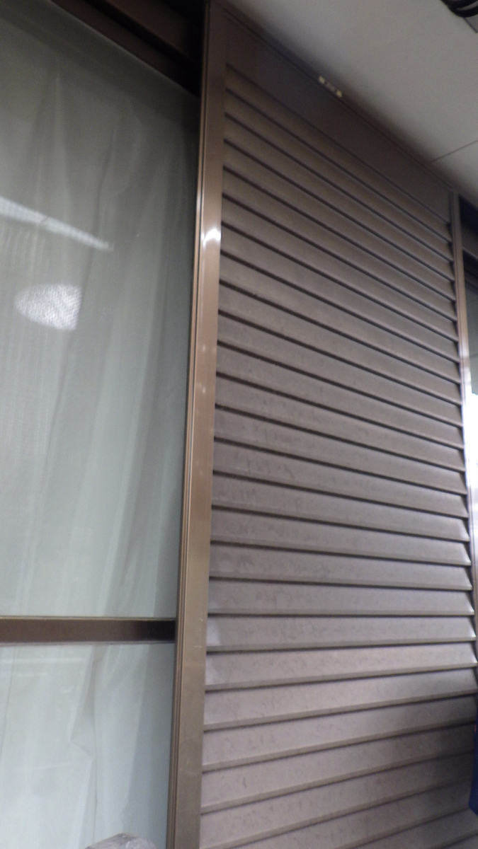 トーヨコトーヨー住器の雨戸の入替の施工前の写真1