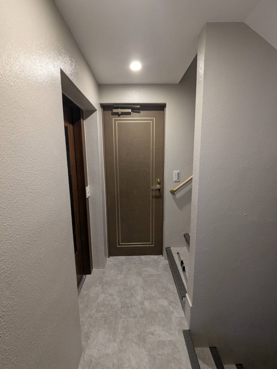 トーヨコトーヨー住器のドア取付の施工前の写真1