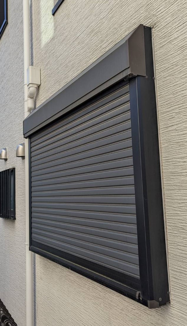 トーヨコトーヨー住器のセキュリティー対策で面格子を取付ましたの施工前の写真1