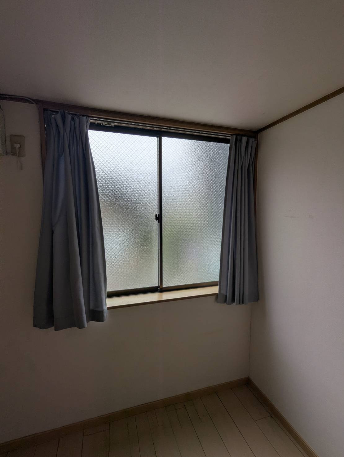 トーヨコトーヨー住器の内窓で断熱リフォームの施工前の写真1