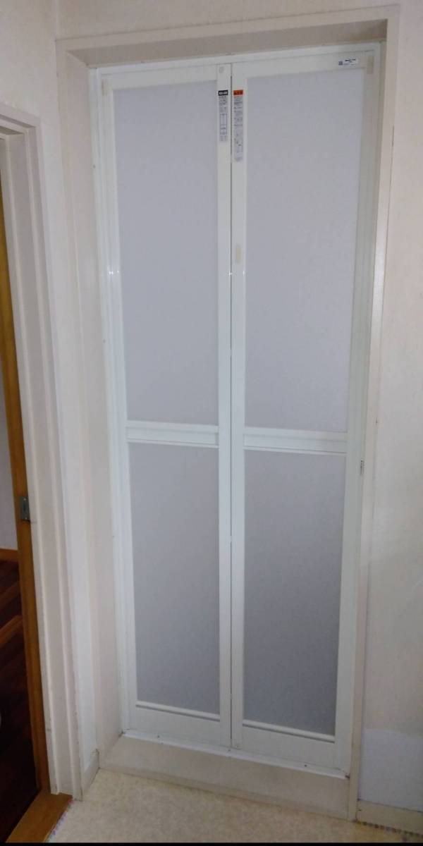 トーヨコトーヨー住器の浴室ドアのリフォーム〔川崎市内〕の施工後の写真1