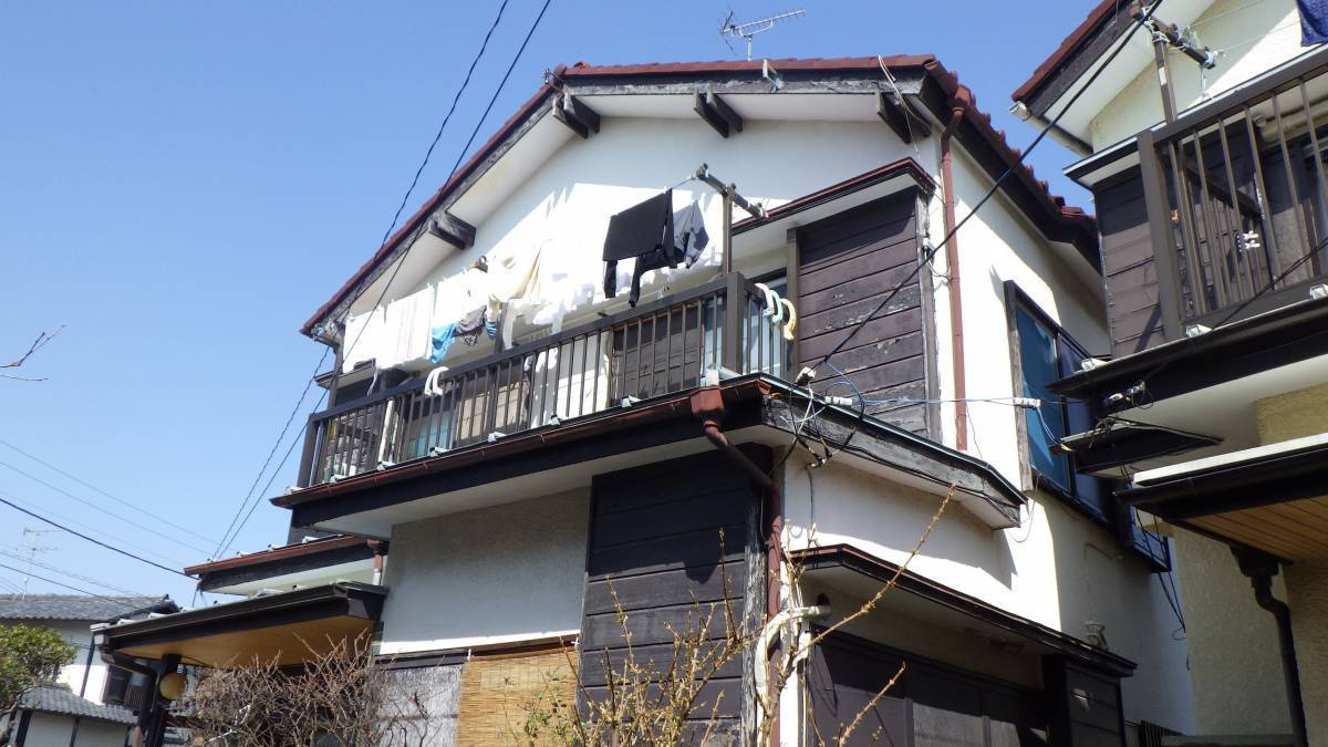 トーヨコトーヨー住器の雨戸一筋のリフォーム〔都内〕の施工前の写真1