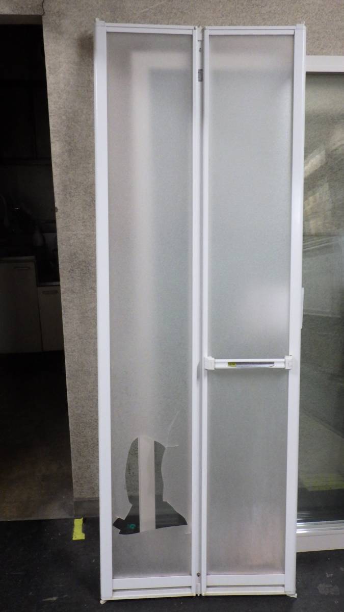 トーヨコトーヨー住器の浴室ドアパネル交換の施工前の写真1