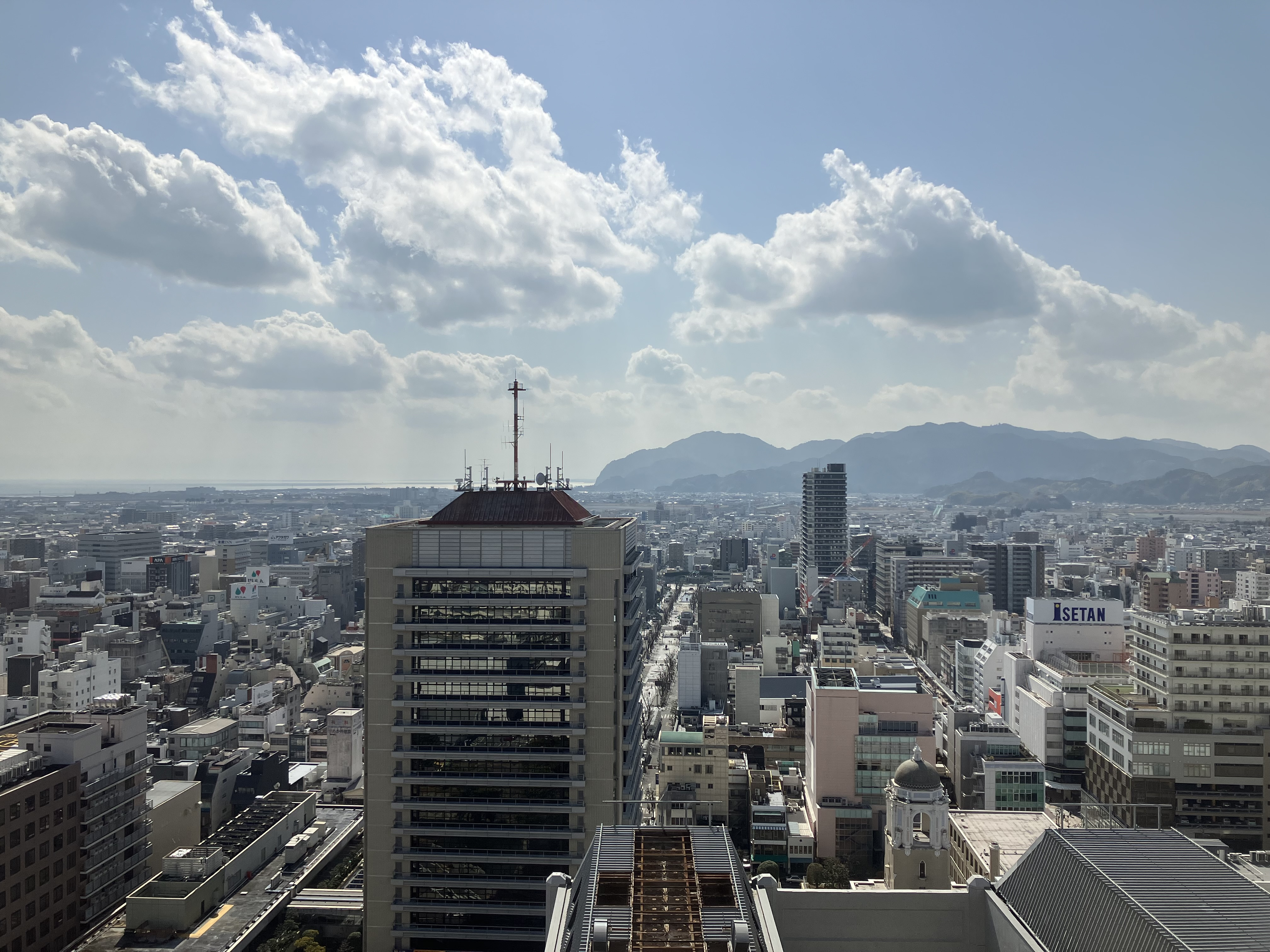 静岡県庁の展望フロアからの景色は絶景です！ 石田ガラスサッシ販売のブログ 写真3