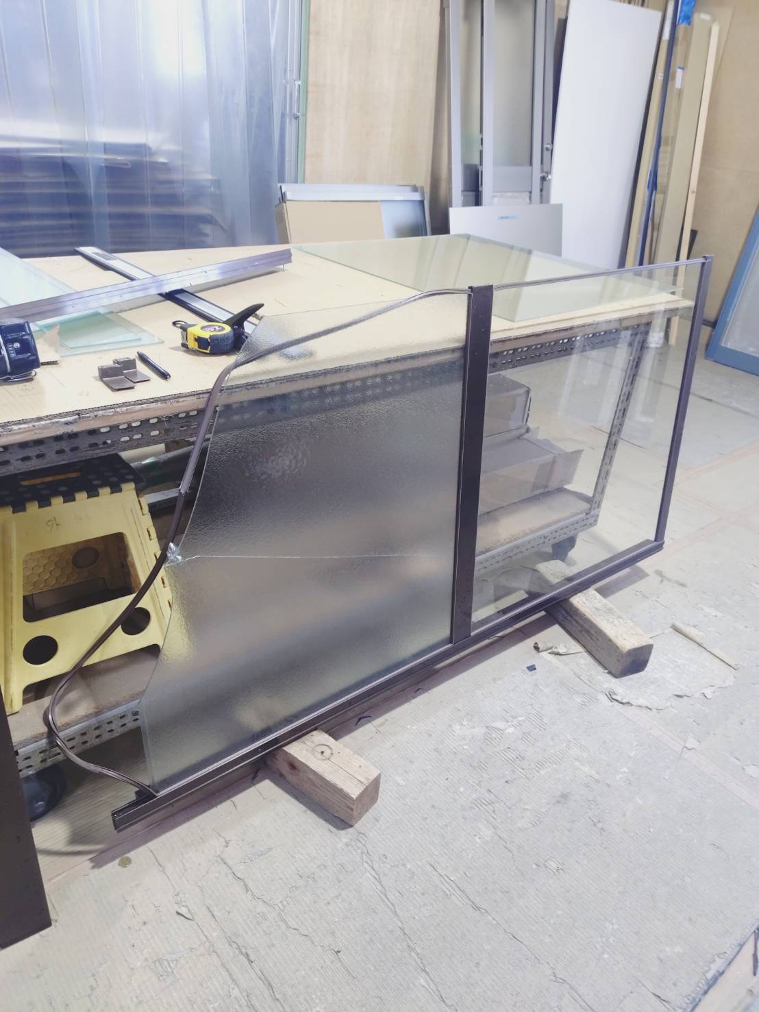 石田ガラスサッシ販売の割れたガラスを即日交換して欲しい！(20251219)の施工事例詳細写真3