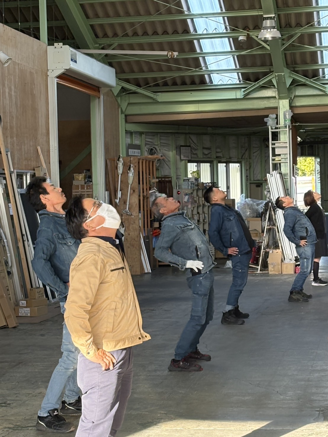 3連休明けの仕事始めは念入りラジオ体操で気分切り替えます！ 石田ガラスサッシ販売のブログ 写真3