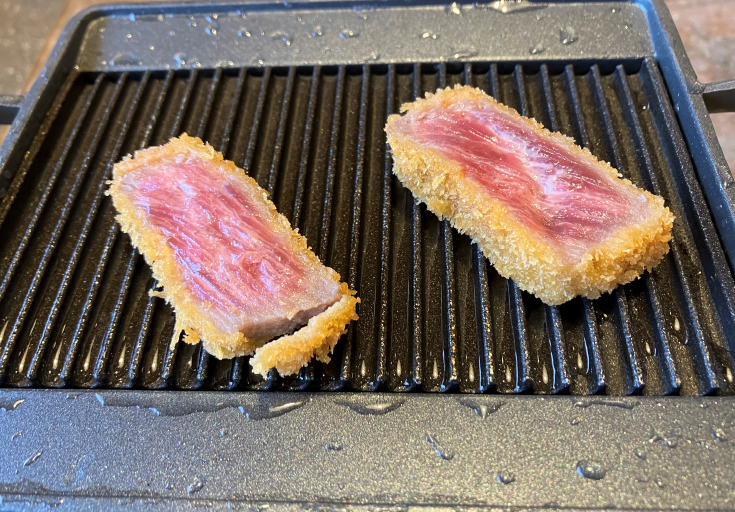 初めての牛カツ体験！ 石田ガラスサッシ販売のブログ 写真2
