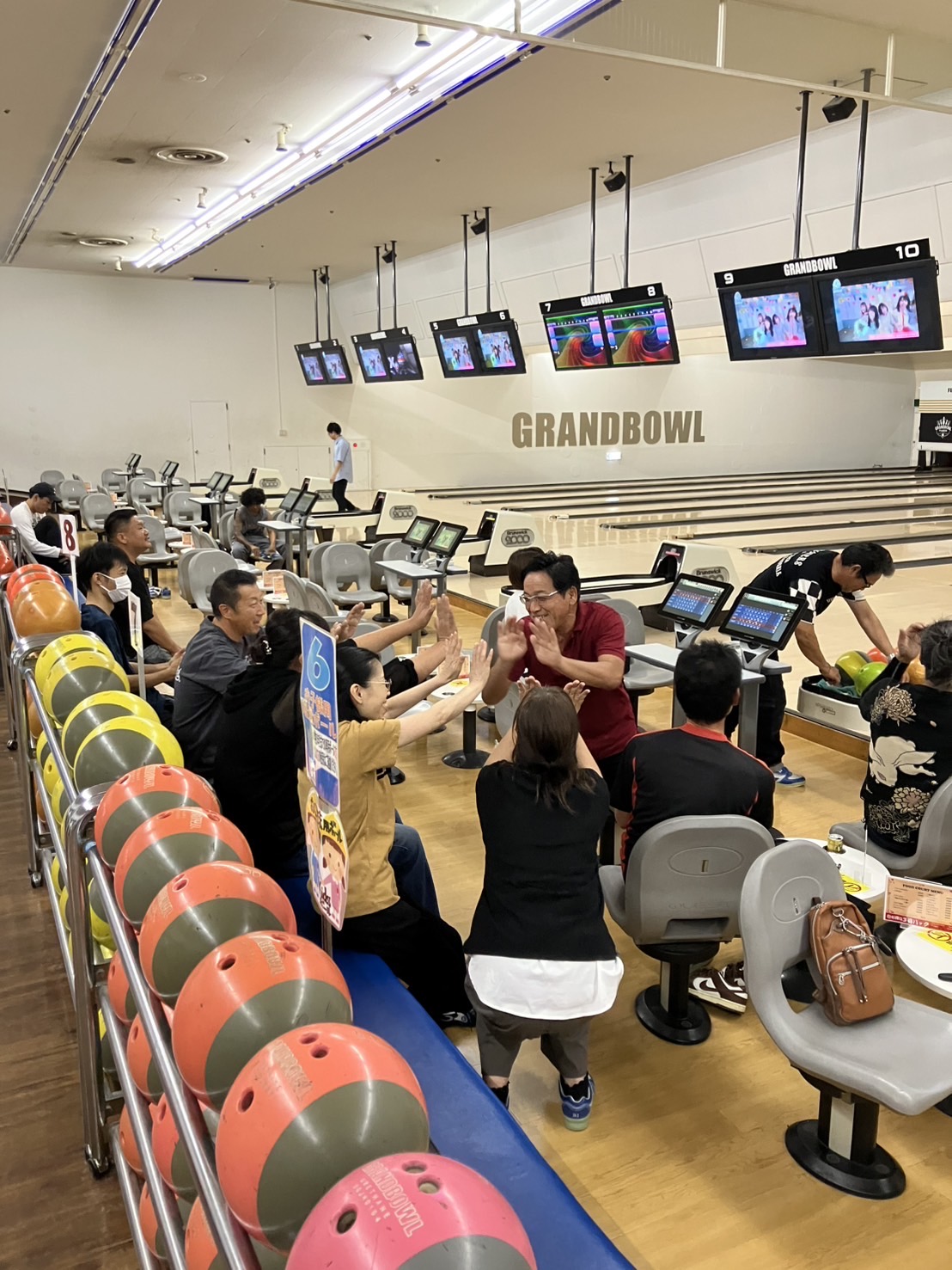 お盆前のリフレッシュ！社内ボーリング大会＆飲み会開催 石田ガラスサッシ販売のブログ 写真1