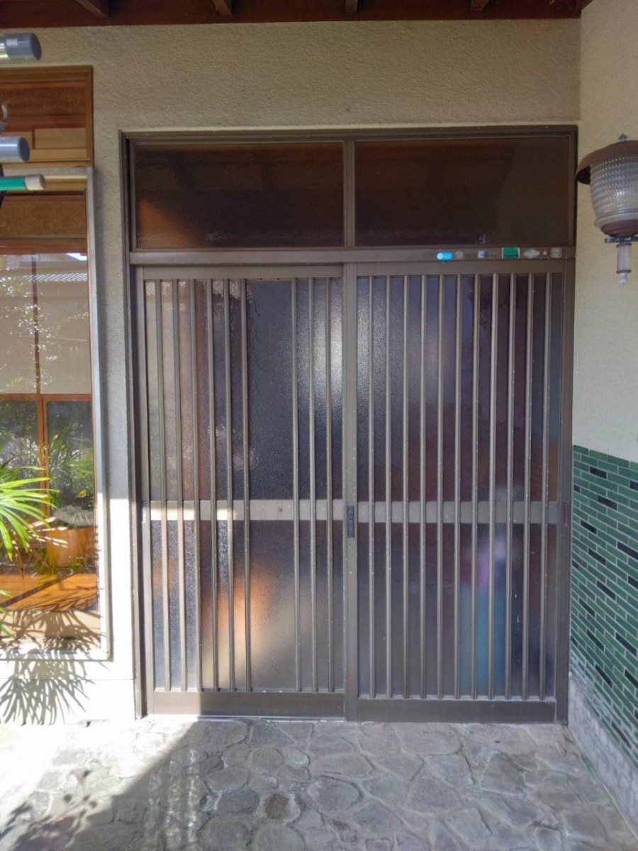 石田ガラスサッシ販売の新しい玄関で毎日をもっと心地よくの施工前の写真1