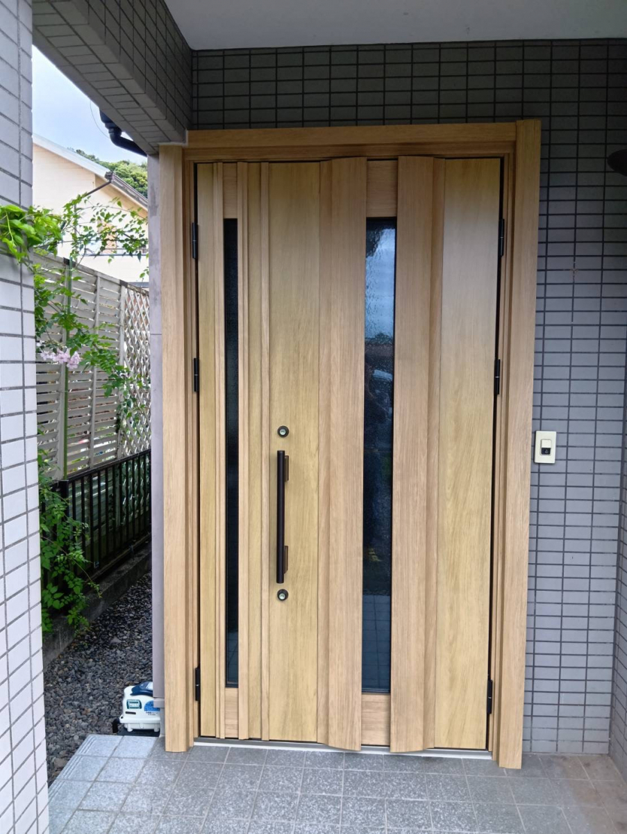 石田ガラスサッシ販売のYKKのドアリモC04T型にリフォームしました！の施工後の写真1