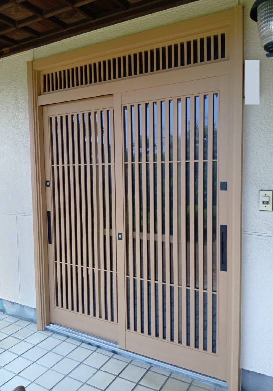 石田ガラスサッシ販売の和風を活かした明るい玄関にリフォームしたい！の施工後の写真1