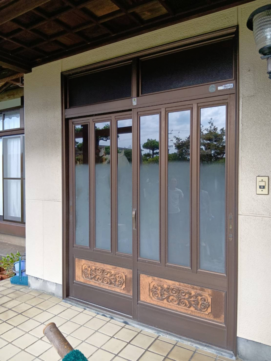 石田ガラスサッシ販売の和風を活かした明るい玄関にリフォームしたい！の施工前の写真1