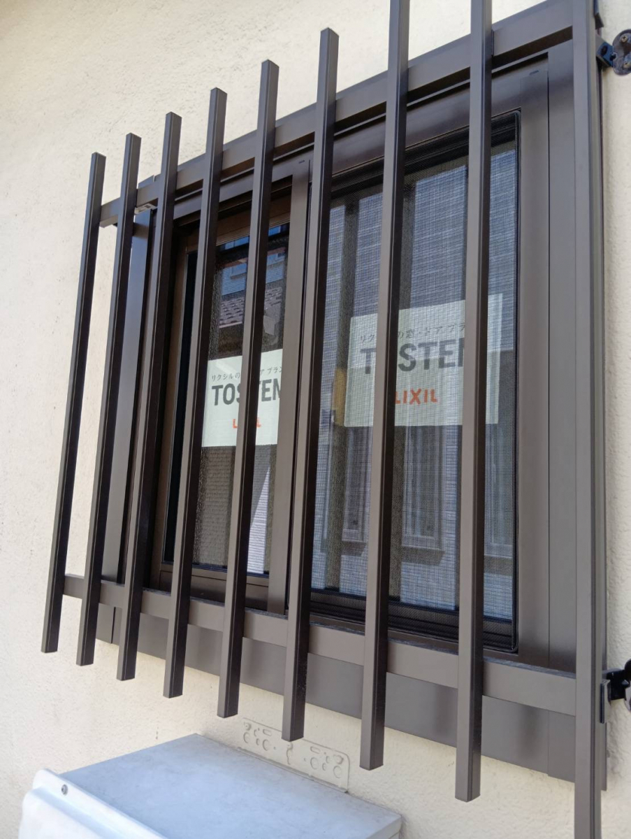 石田ガラスサッシ販売の断熱＆防犯を兼ね備えたLIXILのリプラスにリフォームしました！の施工後の写真1