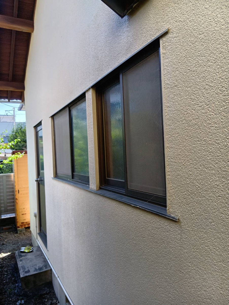 石田ガラスサッシ販売の結露対策に最適なマドリモの窓リフォームです！の施工前の写真1