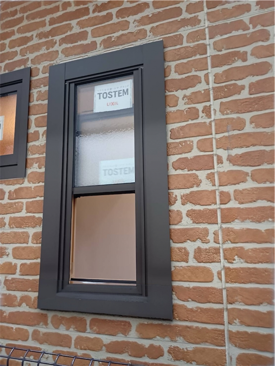 石田ガラスサッシ販売の1日で窓を一新した、LIXILのリプラス施工事例です（20260202）の施工後の写真1