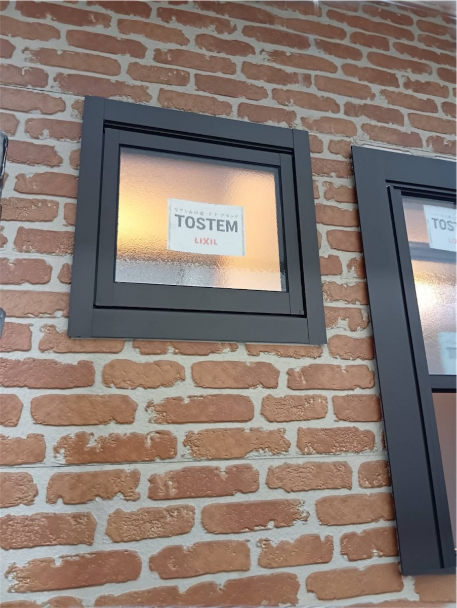 石田ガラスサッシ販売のルーバー窓をLIXILのリプラスで1日で快適にリフォームしました(20260225)の施工後の写真1