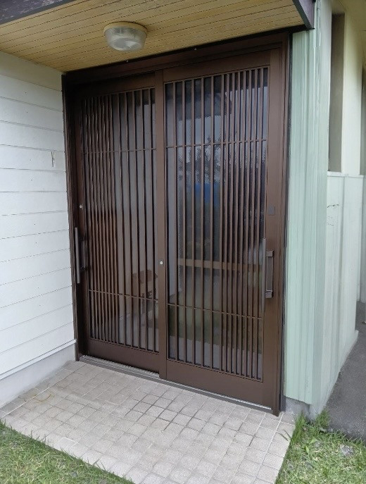 石田ガラスサッシ販売のドアリモの玄関引戸、C10型で断熱リフォームをしました（20260304）の施工後の写真1