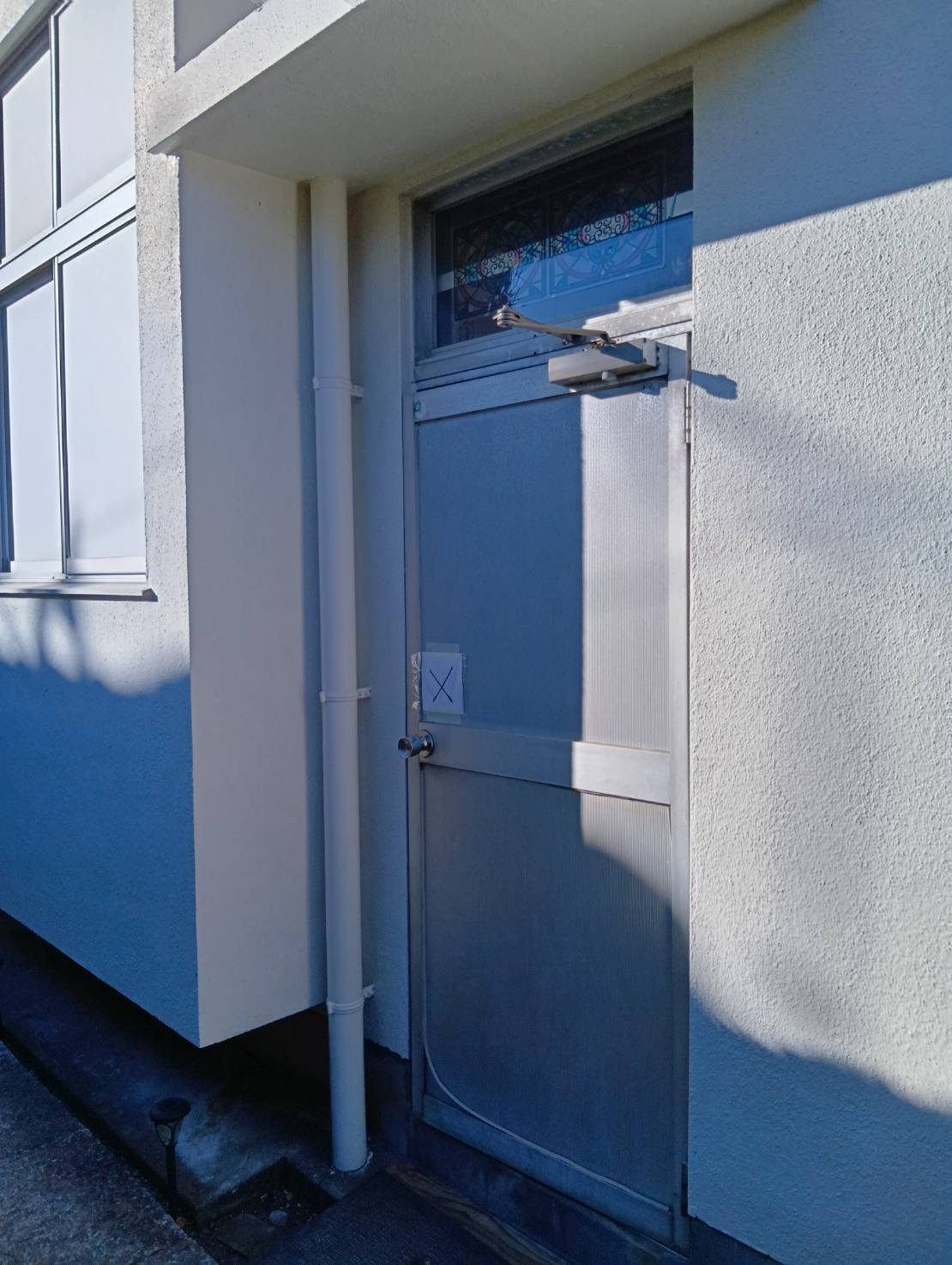 石田ガラスサッシ販売の店舗ドアを防犯性を向上しつつ綺麗にしたい！（20260323）の施工前の写真1