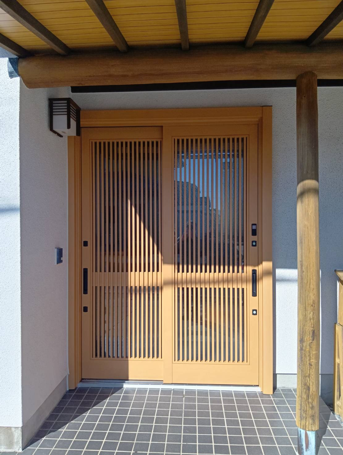 石田ガラスサッシ販売の玄関引戸をリシェントで開放的に快適リフォームしました！(20260327)の施工後の写真1