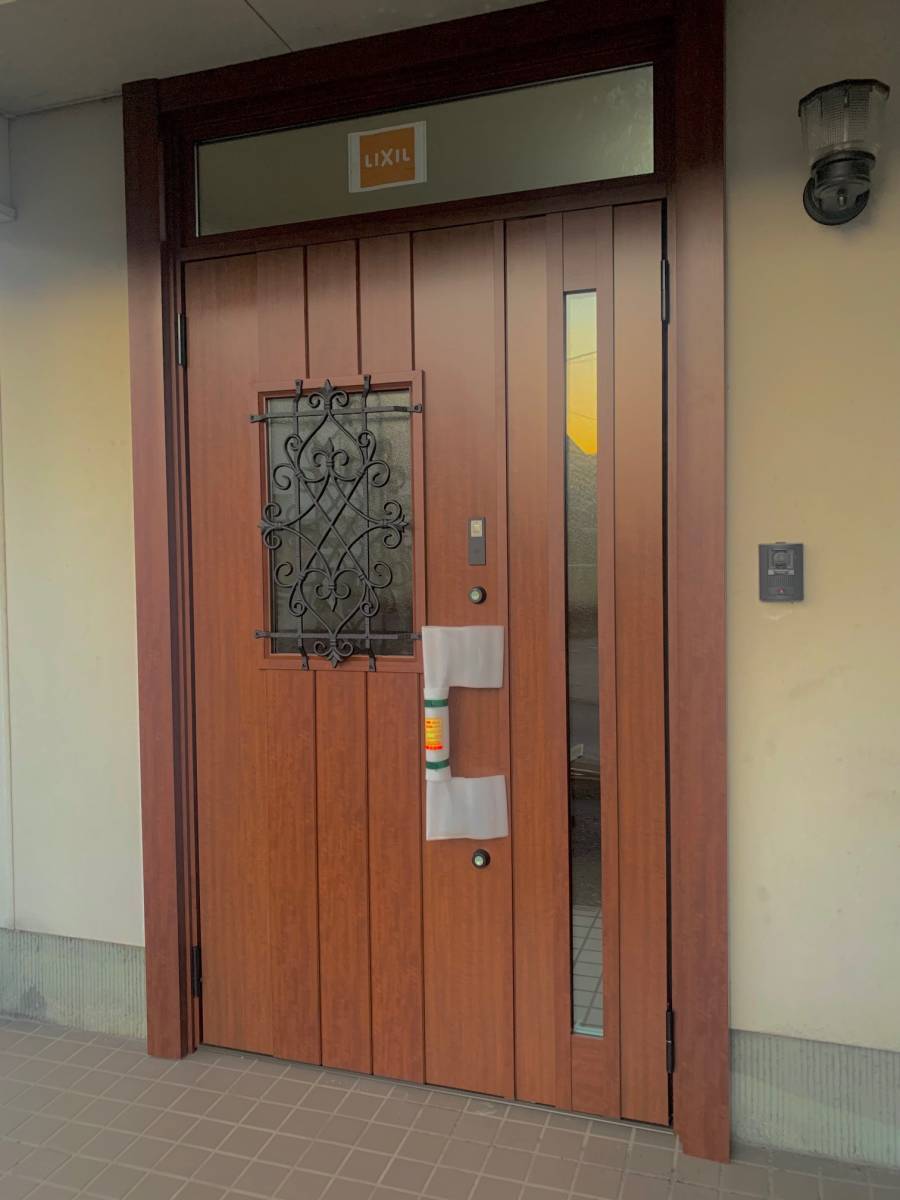 SHL呉のリシェント玄関ドア　施工例の施工前の写真2