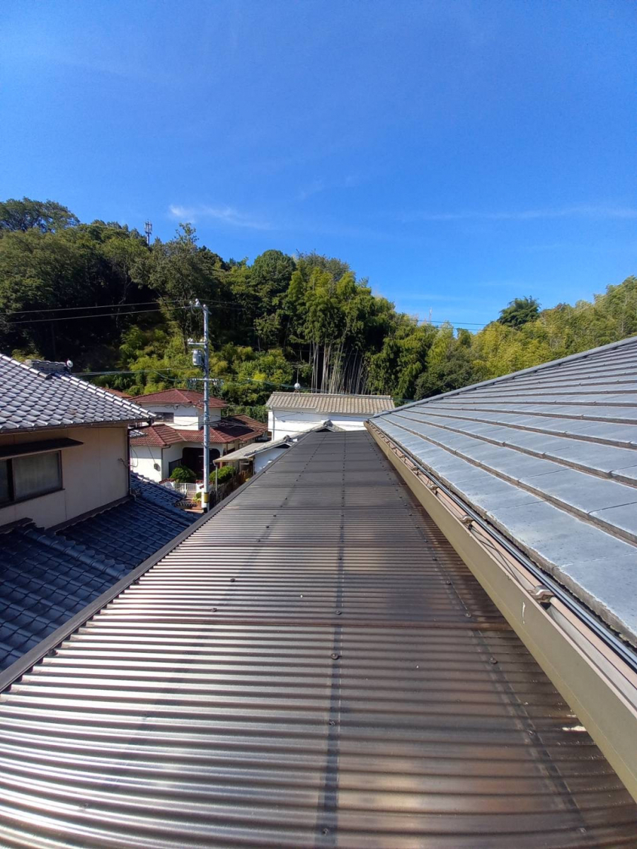 SHL呉の波板張替　施工例の施工前の写真1