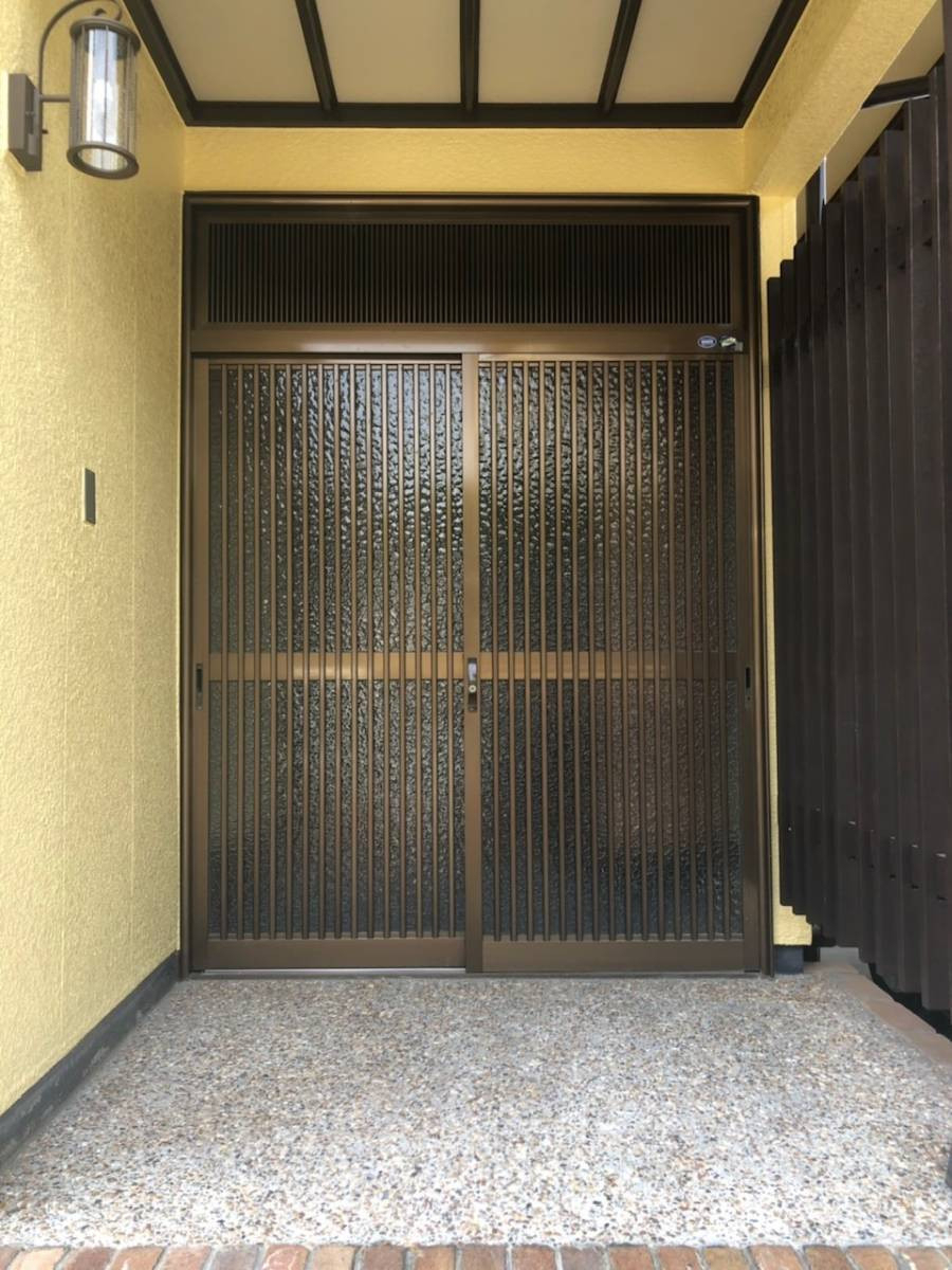 SHL呉のリシェント玄関引戸施工例の施工前の写真1