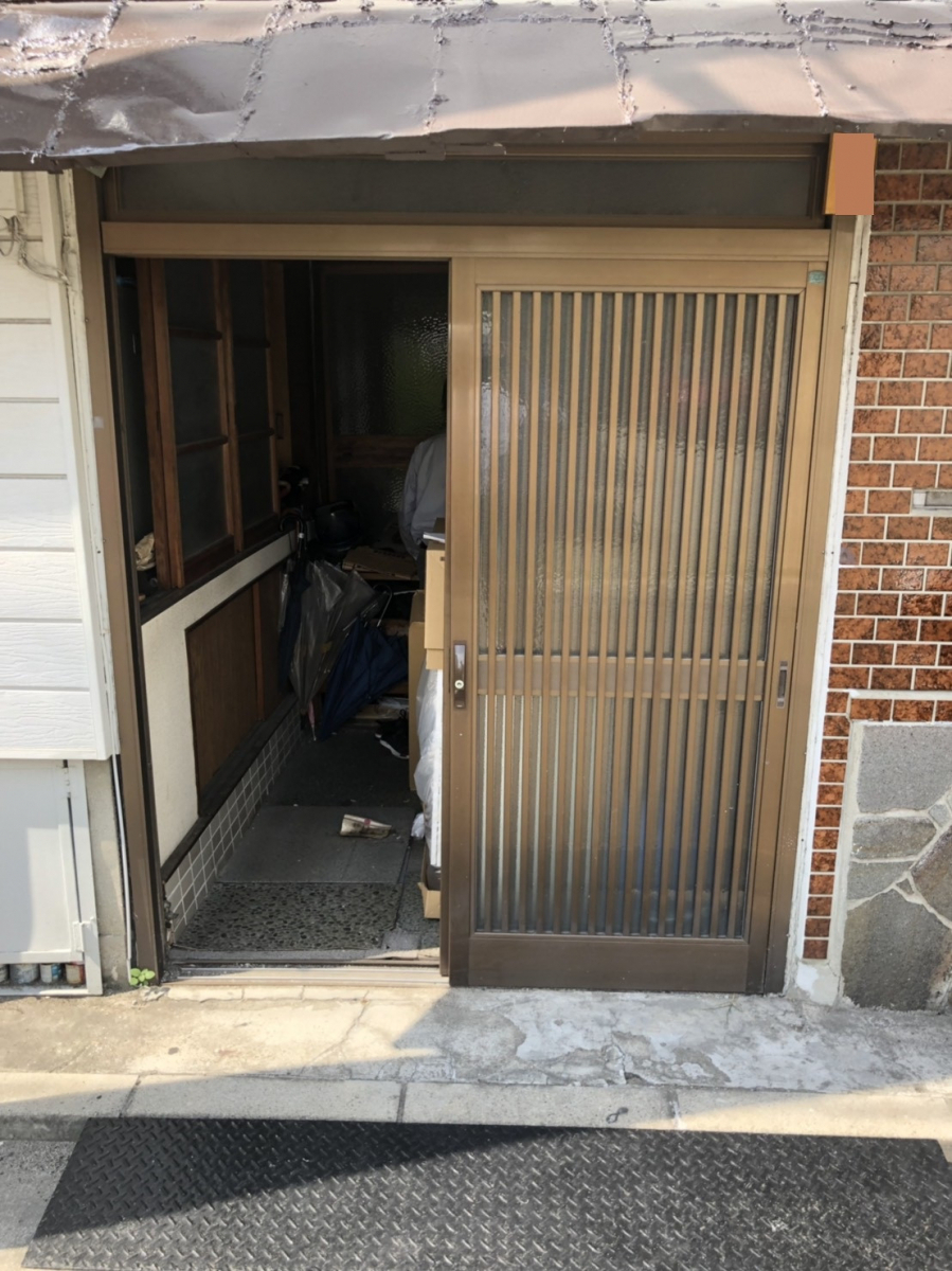 SHL呉のリシェント玄関引戸　施工例の施工前の写真1