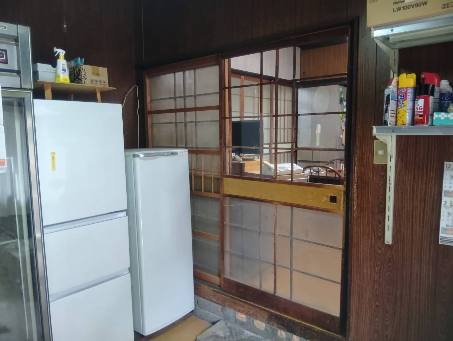 SHL呉の広島｜サッシ取替｜店舗引戸｜すきま風が入らなくなりましたの施工前の写真1