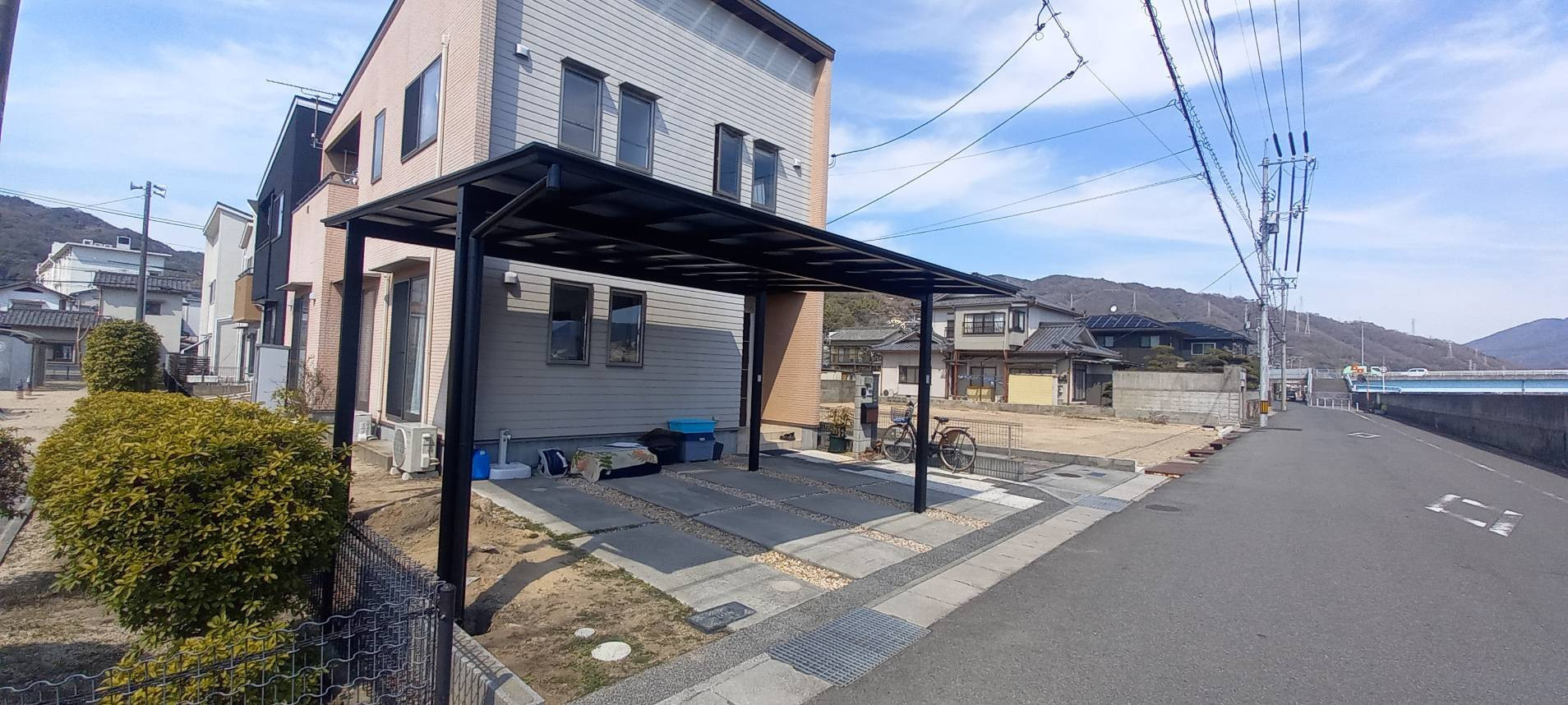 SHL呉の広島｜カーポート設置｜フーゴR｜夏も冬も車を守りますの施工後の写真3