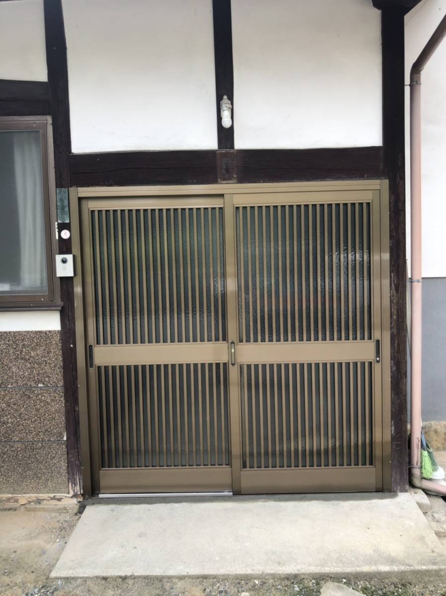 SHL呉のリシェント玄関引戸の施工後の写真1