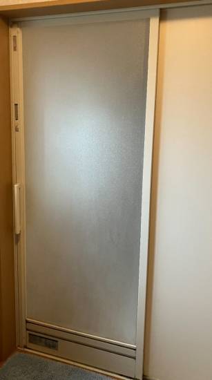新屋の099　浴室ドア　ビード交換施工事例写真1