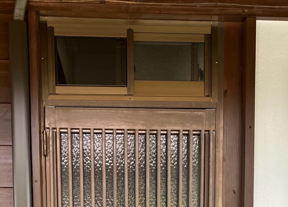 新屋の200 勝手口の風通しを良くするの施工後の写真2