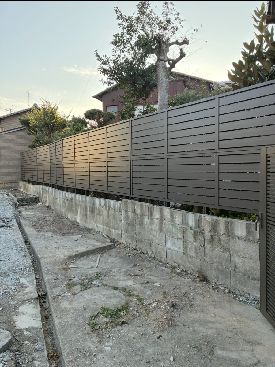 新屋の206　アルミ目隠しフェンス取替え工事の施工後の写真2