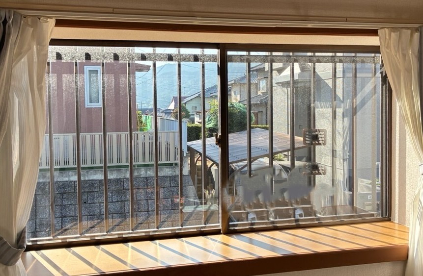 新屋の208　内窓工事の施工前の写真1