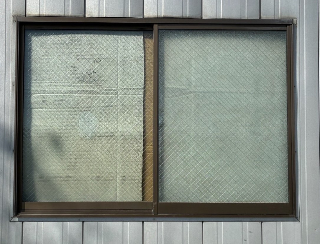 新屋の215　網入りガラスの割れ替えの施工後の写真1