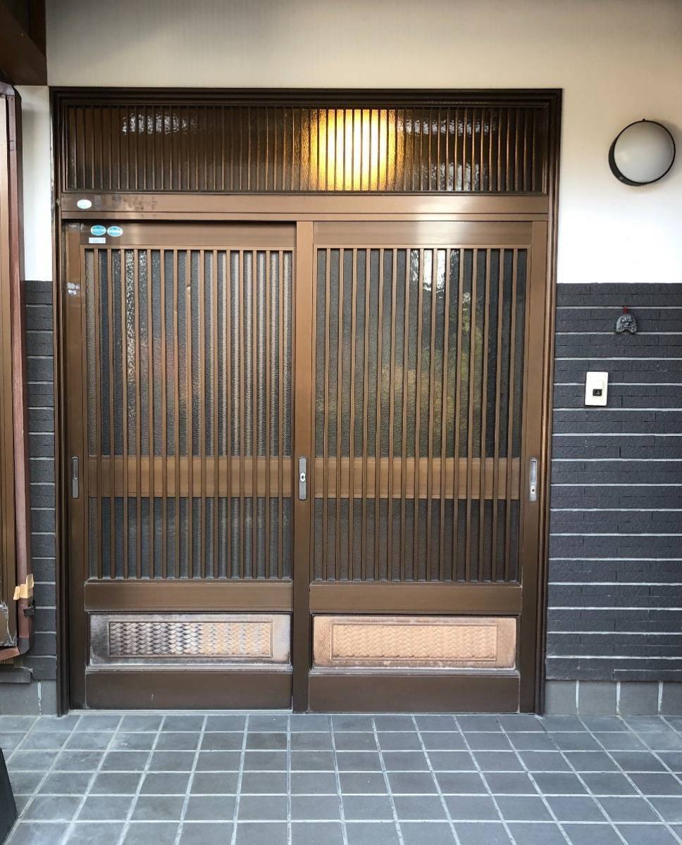 新屋の039 玄関引戸リシェント工事の施工前の写真1