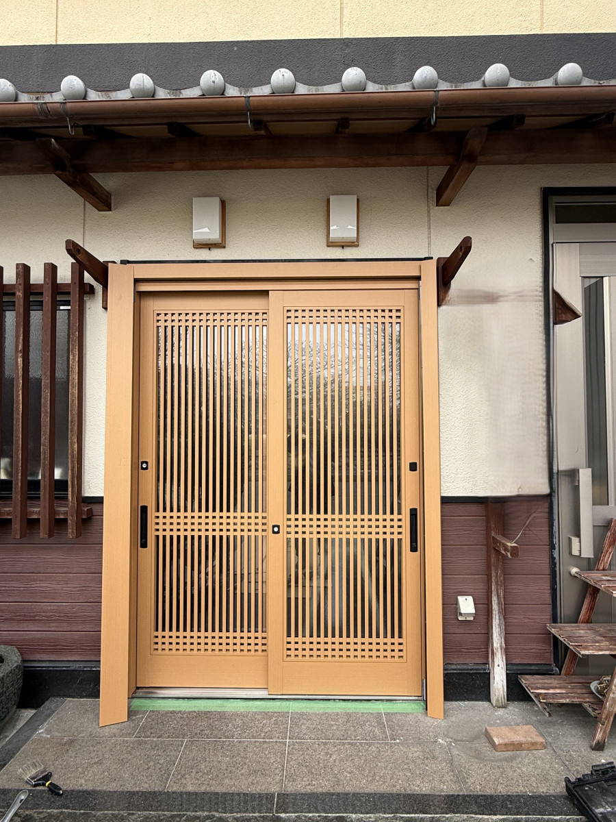 プロテクトの【和歌山玄関リフォーム】玄関が一新✨リシェントで快適＆美しい住まいへの施工後の写真1