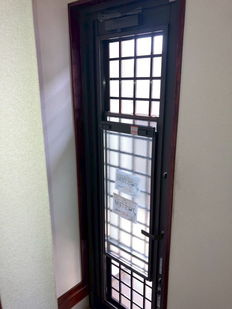 常陸トーヨー住器の【ひたちなか市】勝手口ドア交換工事*リシェント勝手口ドアの施工後の写真2