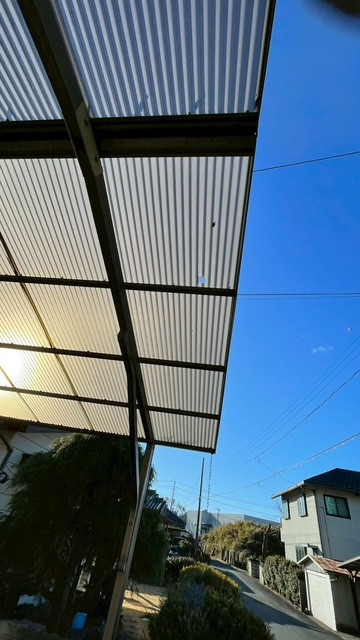 常陸トーヨー住器の【那珂市】カーポート波板張り替え工事の施工前の写真1