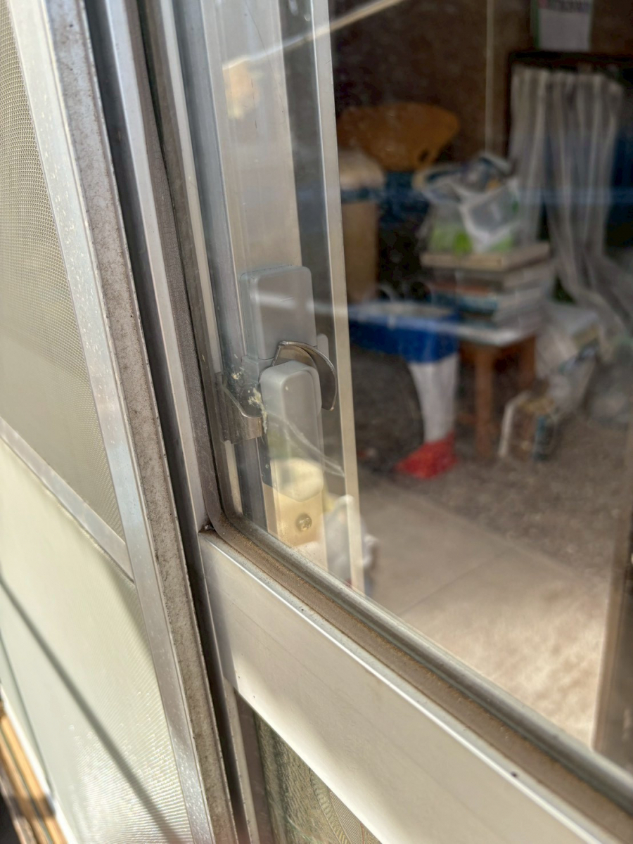 常陸トーヨー住器の【東海村】クレセント取替工事の施工前の写真1