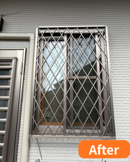 常陸トーヨー住器の【常陸大宮市】LIXILたて面格子の施工事例◆窓の防犯対策・後付け工事も可能ですの施工後の写真1