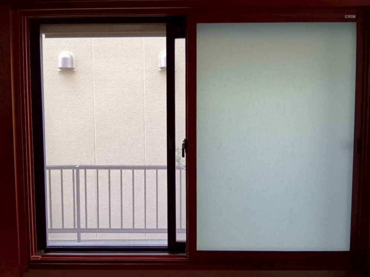 さとうトーヨー住器の【さいたま市北区】玄関ドア交換リシェントとインプラス(内窓)で防音対策を。の施工後の写真2