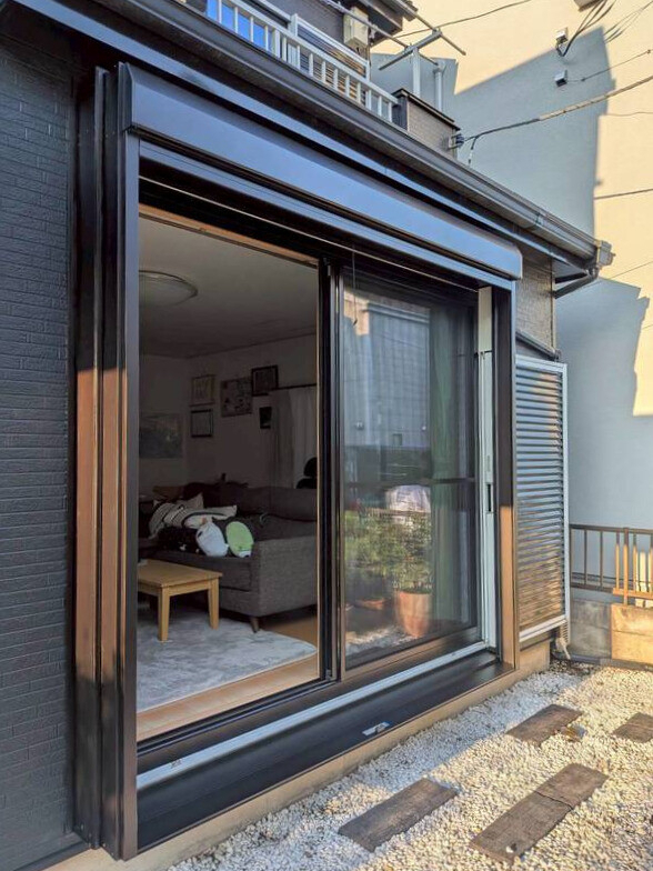 さとうトーヨー住器の【さいたま市西区】マドリモ手動シャッターで防災対策の施工後の写真2