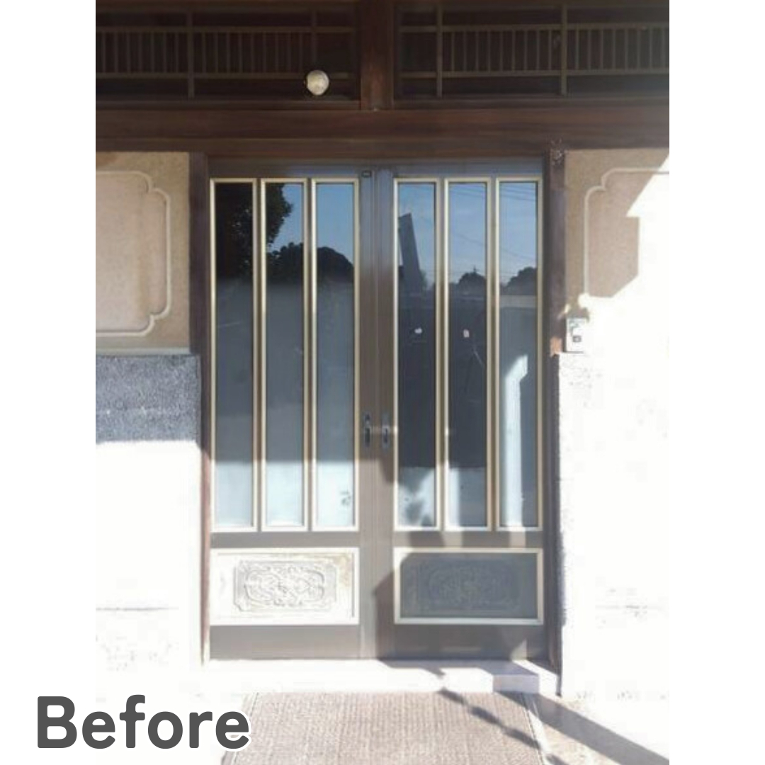 さとうトーヨー住器の【さいたま市緑区】リシェント（玄関ドア交換）の施工前の写真1