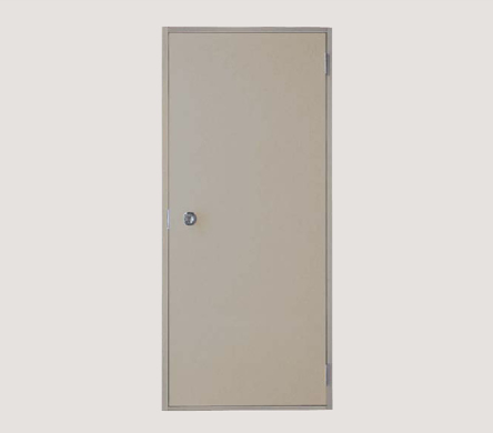 アルファトーヨー住器の【御代田町】白アリ後の不安を解消。倉庫出入口をリフレッシュしました！の施工事例詳細写真1