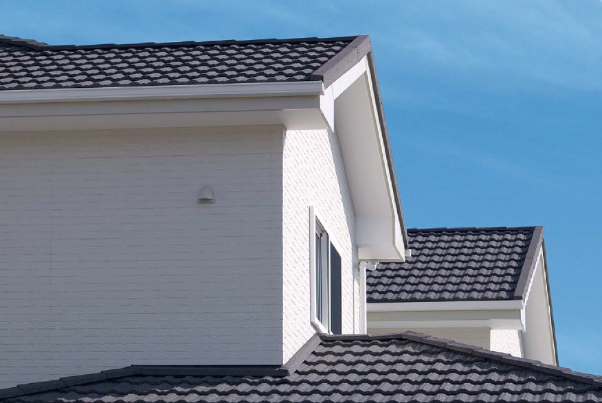 アルファトーヨー住器の【南牧村】軽くて丈夫！リクシルのTルーフで安心の屋根リフォームの施工事例詳細写真1