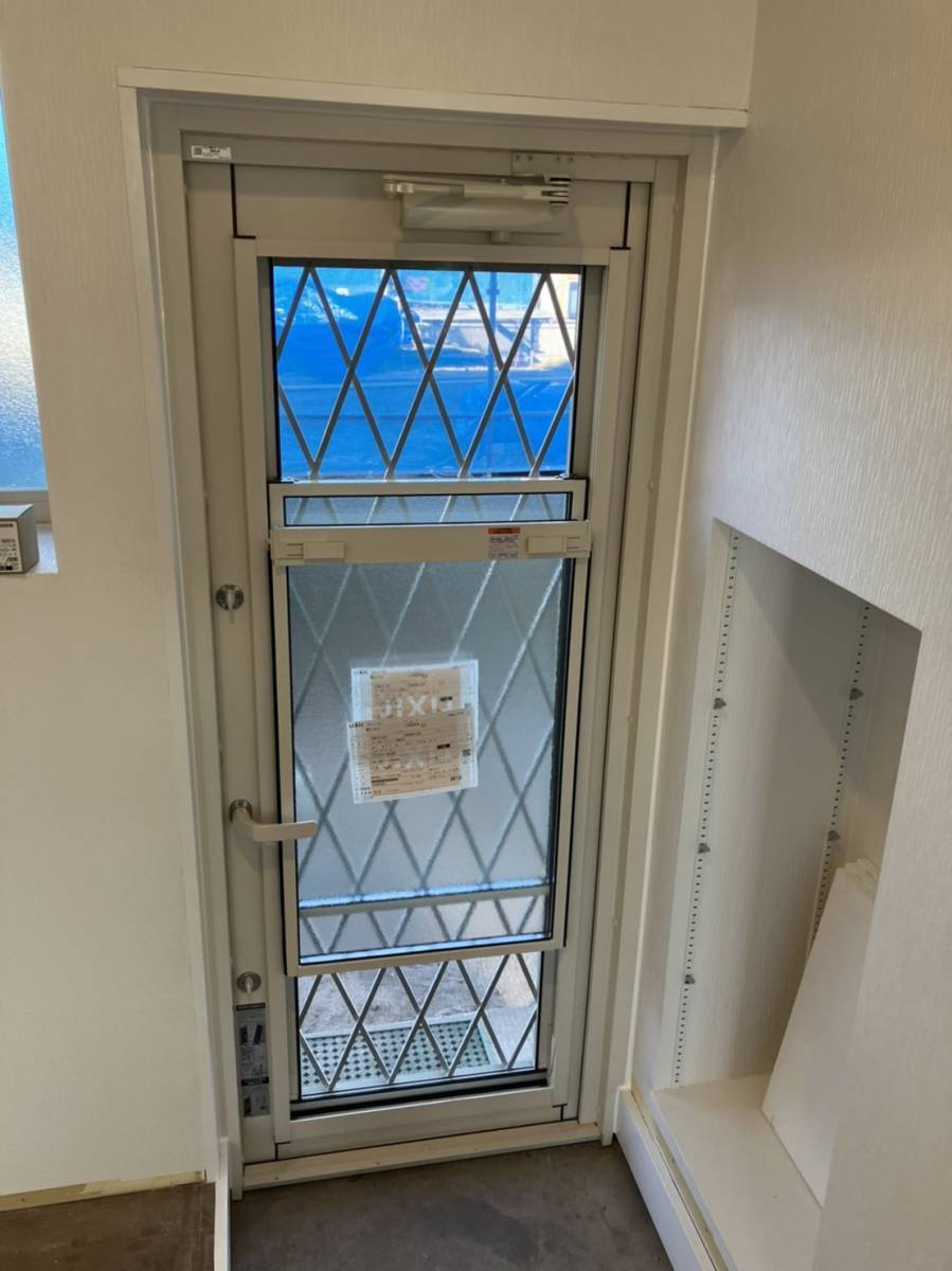 アルファトーヨー住器のリシェント「勝手口ドア」施工例の施工後の写真2