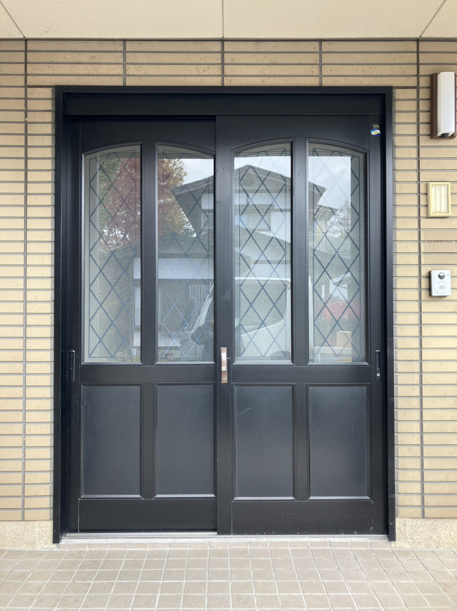 アルファトーヨー住器のリシェント「玄関ドア」施工例の施工前の写真1